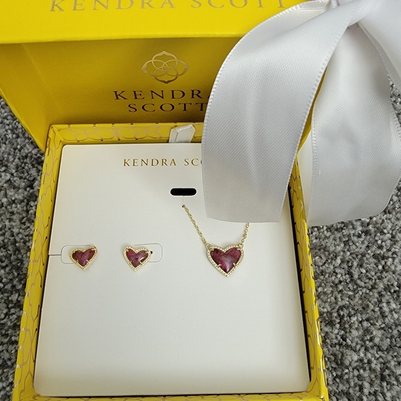 NWT! Kendra Scott Heart Gift Set - Picture 3 of 6
